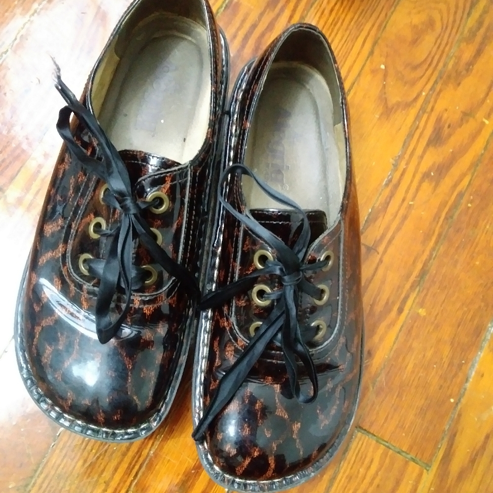 Alegria Cheetah Print Shoes - Picture 2 of 6